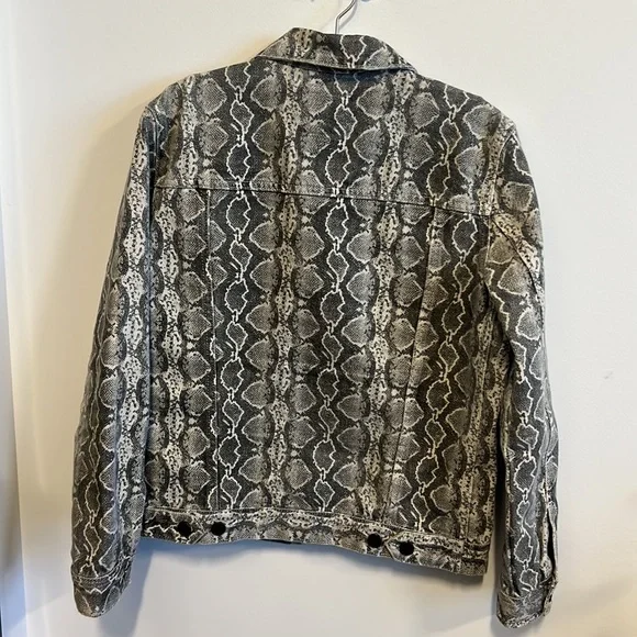 Blank NYC Denim Snake Along Animal Print Denim Jacket. Size S Gray